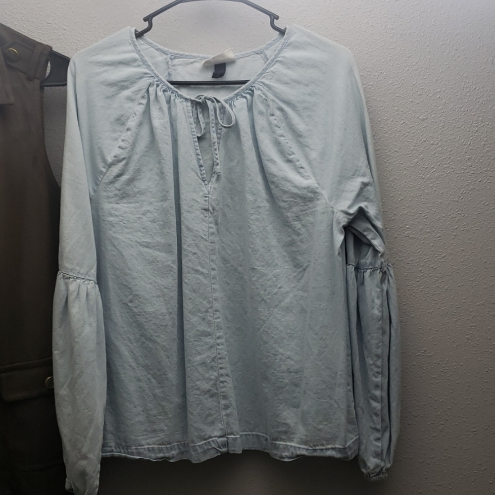 Universal thread Blue top